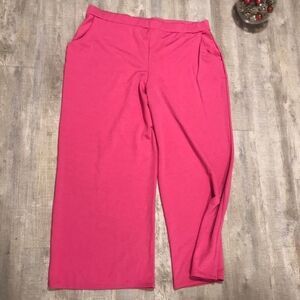 PrettyLittleThing Dress Pants •